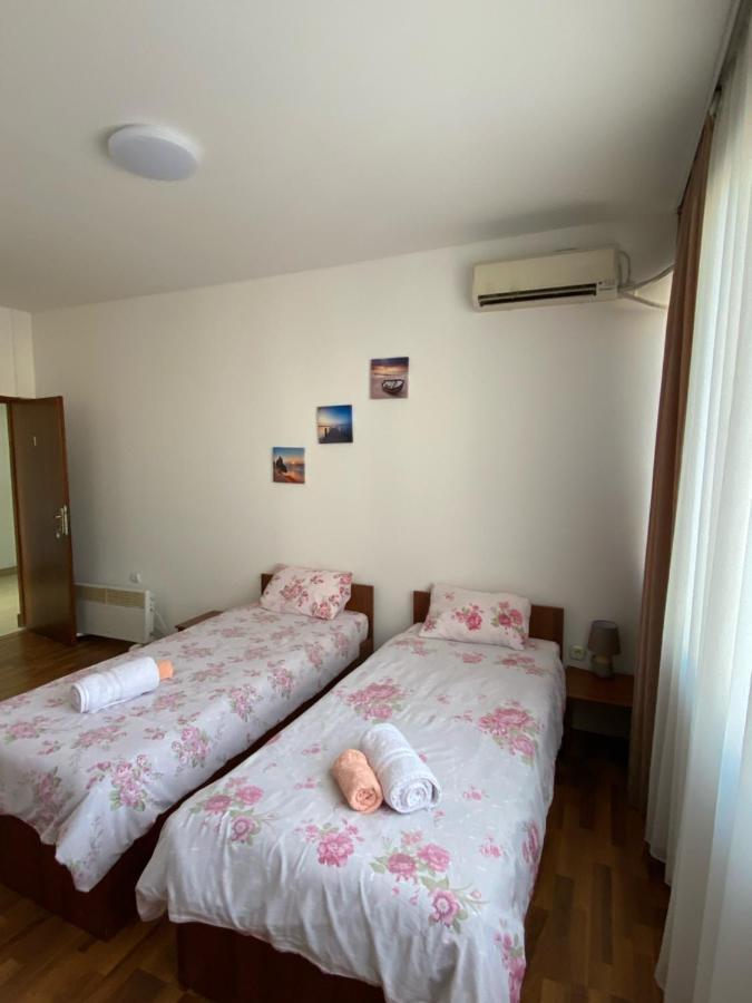 Hostel Prenokjishte Nama Kumanowo Zewnętrze zdjęcie